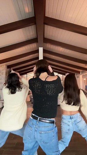 Pitman Sisters (@thepitmansisters)’s videos with Rich Flex Carter Walsh Remix - CarterWalsh