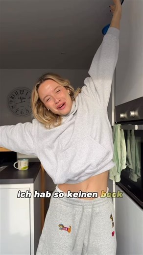 Paula Enzweiler on Instagram: "Das war ein sehr schöner Lauf und wird jetzt gerade umso mehr geschätzt 😭❤️ liege mit Magen-Darm im Bett wuhu"