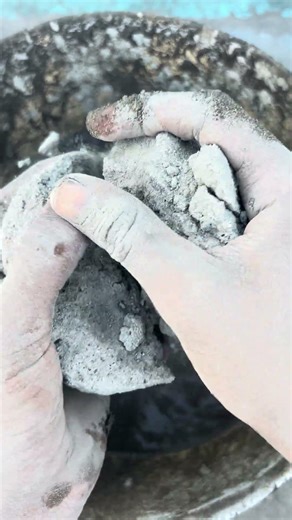 ASMR Soft Dry Sand Cement Crumbling into water #satisfying 72