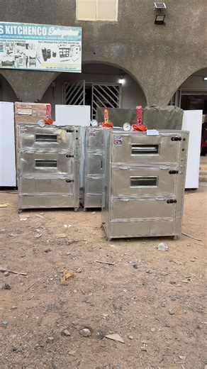 25kg (half bag flour) bakery oven. 3decks /6 steps total Padded with fiber Material galvanized Can be powered with electricity or gas Comes with 5 baking trays Oven thermometer, gas hose, free lighter and user manual Price: 350,000 How to order: kindly send dm or WhatsApp us via 07013987816 or 08123259127 Location: Lagos and kaduna state (we deliver within Nigeria) | Nafs kitchenco Enterprise
