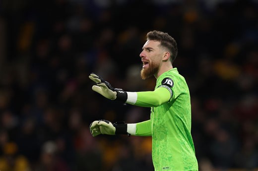 How many goalkeepers have ever captained Wolves?
