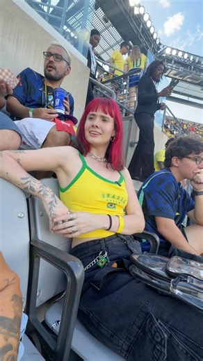 amiga te arranjo qualquer um aqui com Letícia Bufoni