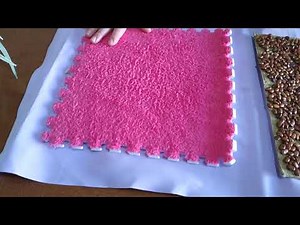 Atividades para trabalhar texturas com crianças do berçário.