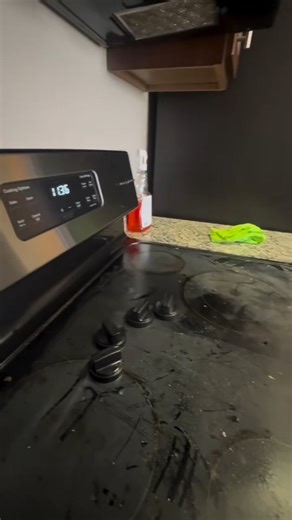 Simple Tech Finds | Amazon Finds on Instagram: "Kitchen cleaning that actually works ✨️ Get yours on Amazon 👇🏽 💬 Shop in the bio or comment "CLEAN" to get the link in your DM ✔️"