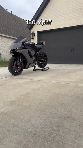 Yamaha YZF-R1 Motorcycle Top Speed and Performance