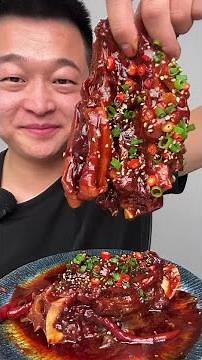简简单单吃个羊脖子 #美食 #大口吃肉 #妈呀太香了 #抖音美食推荐官 #一起吃饭吧Asmr Chinese Food Mukbang |Spicy Big Carp| 목소리도 좋고 진짜같아
