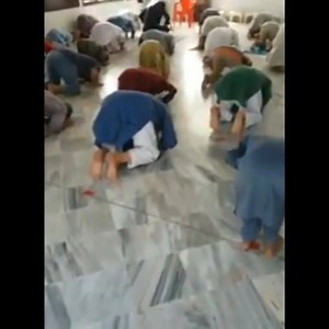 Rehmania Masjid Gulistan-e-johar block 7. Imam Sahab explaining process of Sanitization at entrance of mosque. Other mosque should also follow this process. | Alamgir Khan