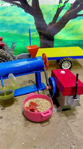 Mini Oil Press Machine | Satisfying Oil Extraction Process|diy mini tractor@AHTOYS205