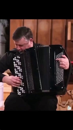 VIVALDI Concerto for violin No. 4 in F Minor, Op. 8, "Winter": I. Allegro non moltoI am someone who listens to Vivaldi's works a lot and I witnessed it performed with accordion for the first time. It was tremendous.