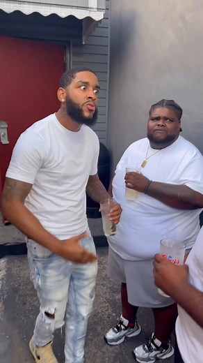 26K views · 635 reactions | Don’t You Hate Meeting Drunk Guys at The Club Like This 臘‍♂️ #explore #fyp #funny #comedy | 헠헮헿헰헲헹헹혂혀 헚헿헲헴헼헿혆 | Facebook