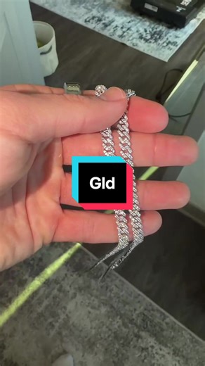 Discover the Elegance of Gold Chains and Necklaces