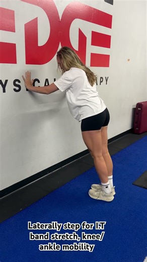 Dynamic I.T Band Stretch