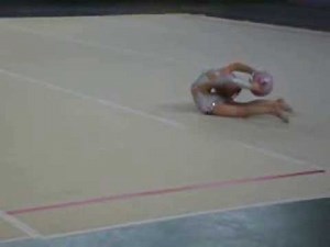 GINNASTICA RITMICA - bambina 4 anni e mezzo con la palla