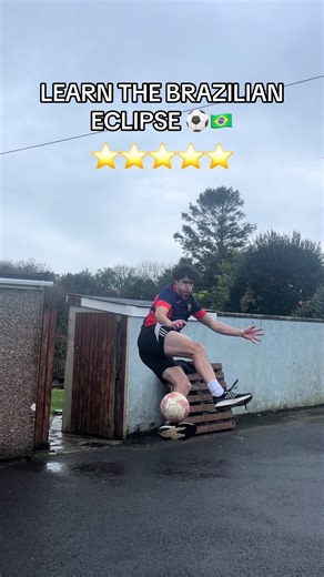 Learn the viral Brazilian ECLIPSE 🇧🇷🤙 Save for later and try it out! #eclipse #jogabonito #altinha #tutorial #fyp