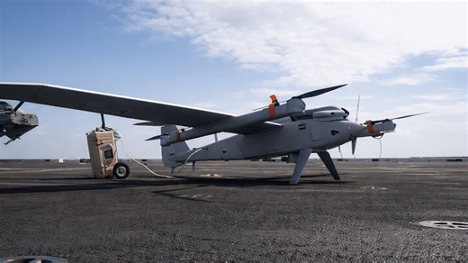 US Marines train with parachute jump operations