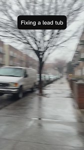 32K views · 81 reactions | Tub lead is real. Test your tub with Fluoro-Spec. If it glows green get it re-enameled. It’s that simple. Get your glowing green instant lead testing kit at detectlead.com. Lead poisoning is 100% preventable. | DetectLead.com | Facebook