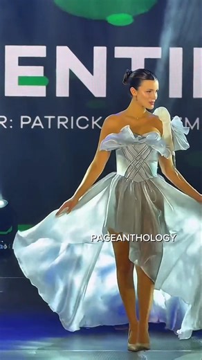 Perfectly Posed In Heels💃 #highheel #highlights #fyp #model #heels #shoes #fashion