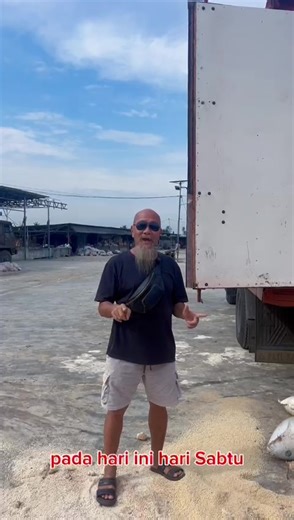 Selamat sore guys, Hari Sabtu kemarin Babe Dragonball kedatangan barang bs beras yang sudah terkena banjir. Jangan Pusing ya eksekusi barang yang terkena banjir sini ketemu babe 😍🙏🏼 Jaga bumi, jaga kita!🌍 Mari lestarikan alam untuk generasi masa depan ya guys❤️#sergai #peternaksapiindonesia #serdangbedagai #lestarikanalam #ternak