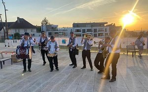 Une fanfare décalée revisite les bandes-son du 7e art, ce samedi à Saint-Nazaire