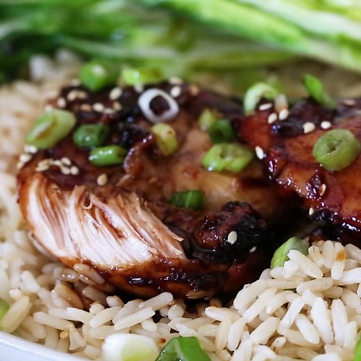 These Air Fryer Asian-Glazed Boneless Chicken Thighs come out so juicy and delicious, I’m simply obsessed with this recipe! https://www.skinnytaste.com/air-fryer-asian-glazed-boneless-chicken-thighs/ | Skinnytaste