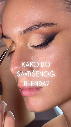 ᴍ ɪ ʟ ɪ ᴊ ᴀ ɴ ᴀ ꜱ ᴛ ᴇ ᴠ ᴏ ᴠ ɪ ᴄ ᴍ ᴀ ᴋ ᴇ ᴜ ᴘ on Instagram: "Kako do savršenog blenda? ✨Jako je važno raditi sa minimum tri sijenke, mada bi bilo bolje da ih ima četiri. ✨Svaka boja mora da ima svoju četkicu. Što je sijenka tamnija, to je četkica za nanošenje i blendanje iste manja. ✨Ovaj look sam postigla tako što sam prvo izvukla formu uz pomoć @inglot_bih @inglotsrbija gel ajlajnera u nijansi 77, a potom najtamniji dio tog ajlajnera setovala crnom sijenkom. ✨Potom sam izgradila tranzicionu nija