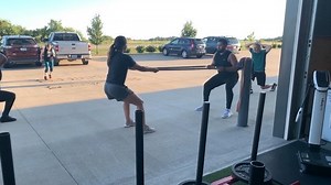 When it’s this nice out🌤 how can we not bring the workout outside?🤷🏻‍♀️🤷🏽‍♂️ Come workout with us www.gritgym.com/howtostart | GRIT GYM