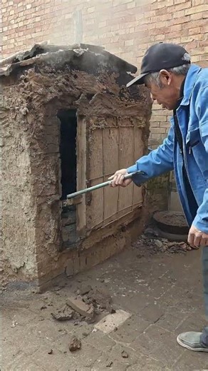 Opening A Mud-Sealed Oven | Golden Roast Chickens Inside
