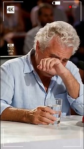 5.2K views · 83 reactions | His hands are wrinkled, his voice is old, but the song he sings for her is pure gold, leaving everyone in awe Full story here: https://gallery1.greensmartmobility.com/wrinkled-hands-old-voice-his-song-for-her-is-pure-gold/ | One Health Tip A Day | Facebook