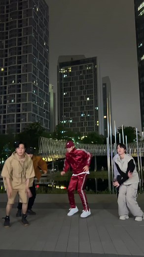 Cheering for Asian Games Breakdancing Performance