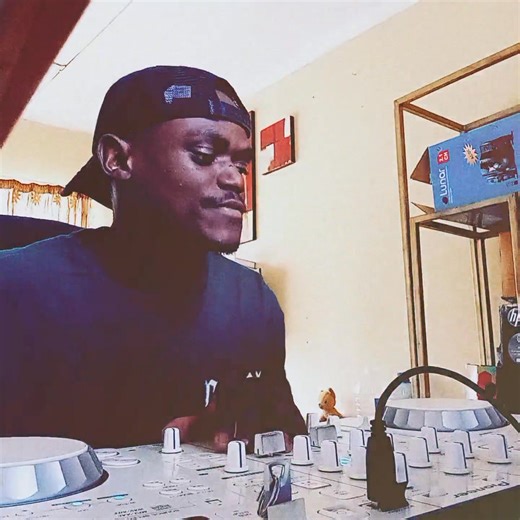 1.5K views · 73 reactions | Just a simple dj rocking Penene Ponono - ona le madi X Onketsang (Mashup) Disclaimer: We don’t own the copyright to the music playing | MacTyro Ancestral | Facebook