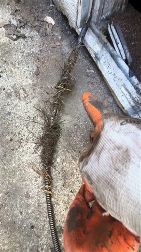 洛杉矶 房屋翻新紧急维修不再有烦恼 24小时上门 ✅ 服务项目： 旧房翻新、ADU加建、庭院、油漆、更换隔热棉、地板、热水器、水管漏水、全屋铜管、更换马桶.水龙头、疏通下水道、空调安装、车库门铁门马达安装维修。、雨漕、门窗、修墙补墙、围栏.露台、Patio 、凉亭 富贵山水 假草坪 等各类维修 🌟 李师傅，、诚信可靠、随叫随到、省心更省钱！ 📞 电话：6265581623 #房屋装修 #室内外维修#油漆#漏水#车库门 | Lei Lee