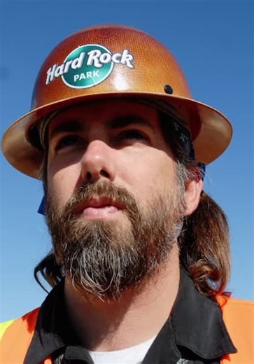 Mega Builders S04:E01 - Hard Rock Park