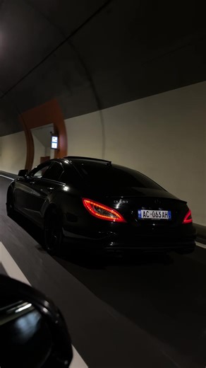 🔴🚀Shitet Mercedes Benz CLS 550 AMG Full Extra ne Super Gjendje🔴🚀 📁 CLS 550 📁 Motorr : 4.7 📁 Karburanti : Benzine 📁 Viti prodhimit : 07/08/2014 📁 Kilometra : 180.000 mij (origjinale me te drejte kontrolli) 📁 Goma : 100% 📁 Look 6.3 amg 📁 Marmita 6.3 me zhurme origjinale pops and bangs me plasje 📁 Stage 1 520 hp 📁 4 Matic 📁 Sensor parkimi (para mbrapa) 📁 Kamer parkimi mbrapa 📁 Parking Assist ( Parkohet Vet ) 📁Distronic Plus 📁 Sensor dritash 📁 Sensor shiu 📁Sendilje me Ngrohje Ft