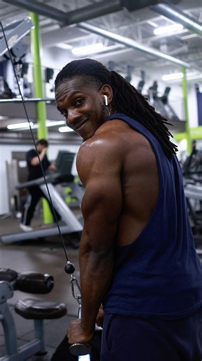 🚨 Stop Guessing! V-Bar vs Rope Pushdowns; Which One Actually Builds Bigger Triceps? 💥💪#triceps