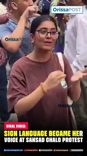 Sign Language Became Her Voice at Chalo Sansad Protest || Student with Disability's Powerful Message