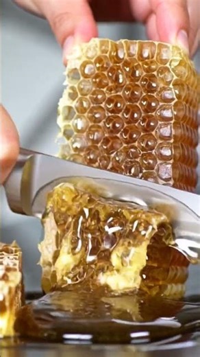 Honey comb cutting #asmr #oddlysatisfying #nightcravings #candy