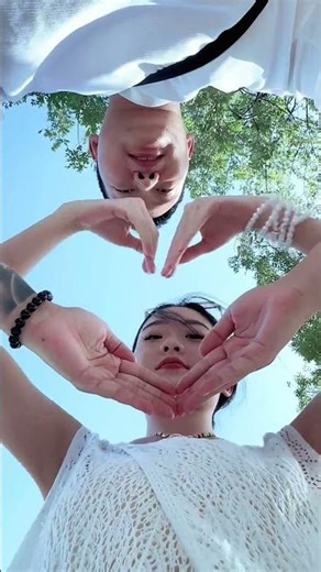 今年夏天的情侣头像，新鲜出炉啦～快艾特你的小伙伴一起拍 #夫妻 #我们俩 #情侣头像