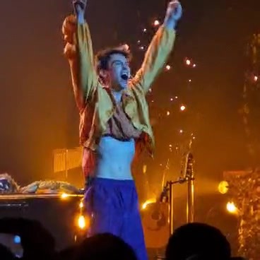 Jacob Collier weaves his musical magic as he turns the crowd into a beautiful symphony. Truly a chillingly wonderful moment! | Philippine Concerts