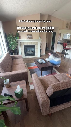 Cleaning by room sounds logical, but it often creates more mental switching than progress. I clean by steps instead so I can focus on one type of task at a time and actually finish it. This is the foundation of my 10-step house reset 👏🙌