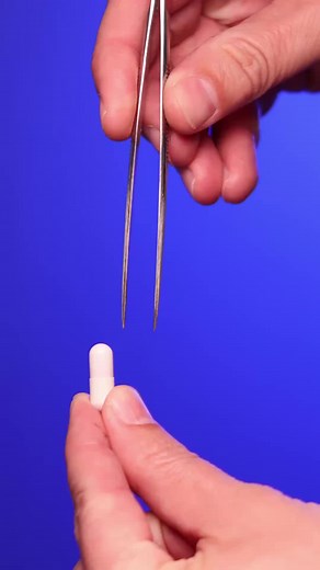 Pill with glitter beans (ASMR close up / macro) #closeup #macrovideo #viraltiktok #macro #slowmo #slowmotion #diy #fastmotion #macrobeauty #satisfying #satisfyingvideo #satisfyingasmr #asmrvideo #asmrsounds #closebluemonkey #object #zoom