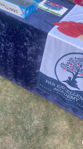 Lots of exciting STEAMtastic tables at the Downtown Newark Association “S.T.E.A.M on the Square” event. The Par team was full steam ahead and exploring new things for our students. | Par Excellence STEM Academy