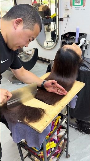 2026 Extreme Challenge: Using a kitchen knife to cut hair, resulting in complete silence...