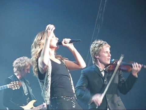 Celine Dion - Alone (100% live)