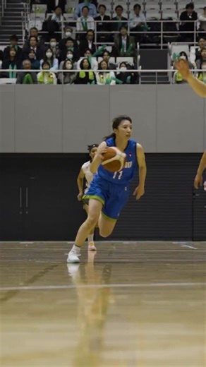 日本バスケットボール協会(JBA) on Instagram: "2人の間を...🫨 巧みなパスとスピードと武器にダブルダブル⚡️⚡️ ミツウロコ#11 #田中万衣羽（160cm） 10 PTS｜12 AST #皇后杯バスケ #バスケで日本を元気に"
