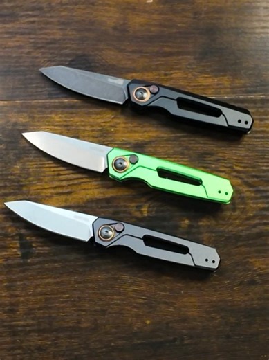 Clean one-hand button lock deployment that’s smooth and effortless. Lightweight aluminum handle keeps it comfortable in the pocket while still feeling solid in hand. Simple, reliable, and easy to carry every day. #EDCKnife #ButtonLock #PocketKnife #EverydayCarry #knifelife