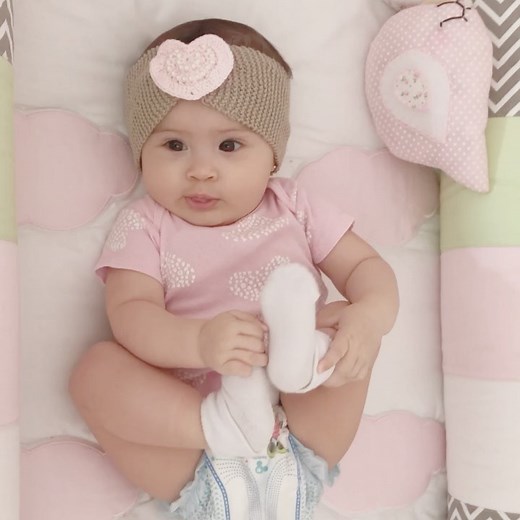 Melissa Loza on Instagram: "Mamis les cuento que mi Erikita ♥️ Cada día desarrolla más sus habilidades piscomotrices y para ello es necesario un pañal que se acomode a todos sus movimientos como... #xtraflex que le brinda comodidad y flexibilidad que la acompañe en su crecimiento. 👶🏻♥️ . . . #xtraflex #mayorabsorción #mayordistribucion #huggiesperú . . . @huggiesperu"