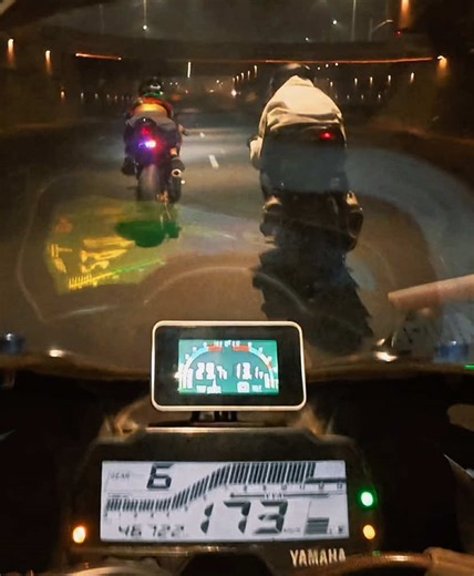 kosto vular jonno 1 ta ride e jotesto ☺️@OMOR🕊️ 🍬