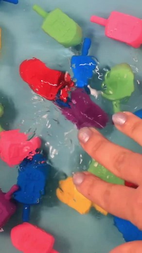 Wishing a satisfying #Hanukkah to all who celebrate 💙 #asmr #nickelodeon