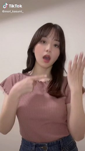 森香澄の初投稿：魅力あふれるダンスを披露