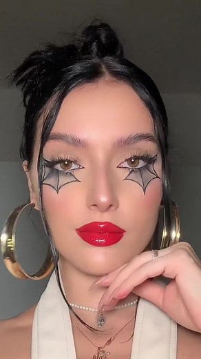 Shop by Makeup en TikTok